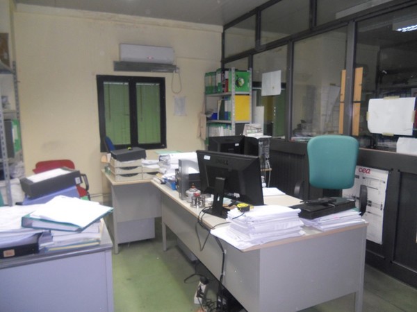 33#5325 Arredo e attrezzatura da ufficio e mensa in vendita - foto 51