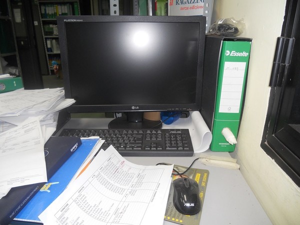 33#5325 Arredo e attrezzatura da ufficio e mensa in vendita - foto 74