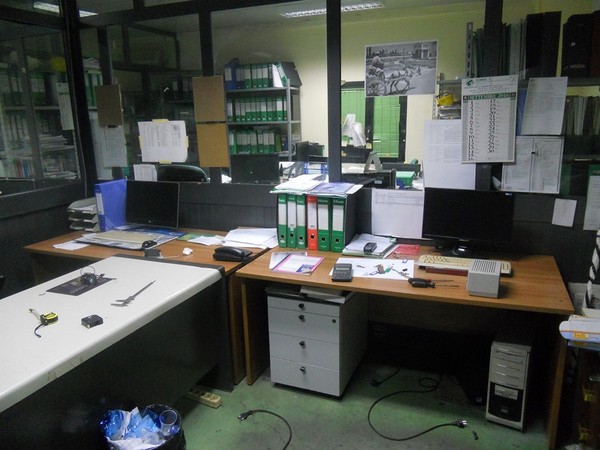 33#5325 Arredo e attrezzatura da ufficio e mensa in vendita - foto 81
