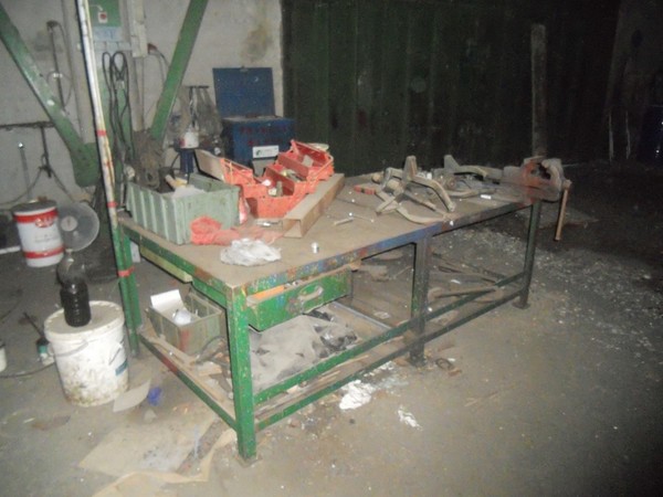 34#5325 Banchi in ferro da officina in vendita - foto 1