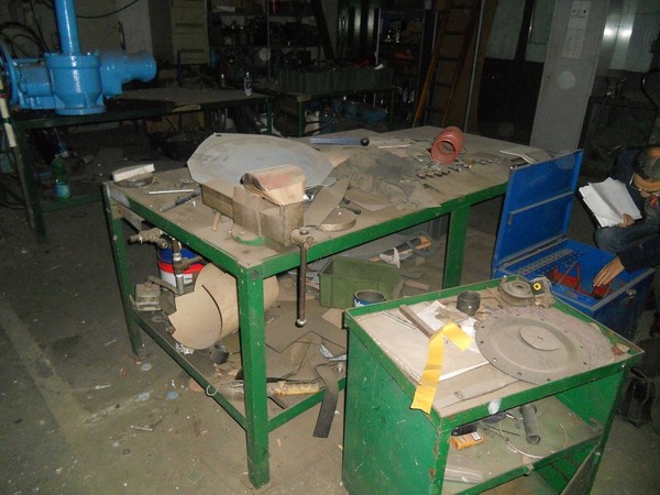 34#5325 Banchi in ferro da officina in vendita - foto 11