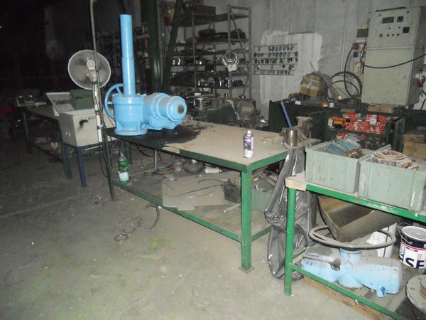 34#5325 Banchi in ferro da officina in vendita - foto 18