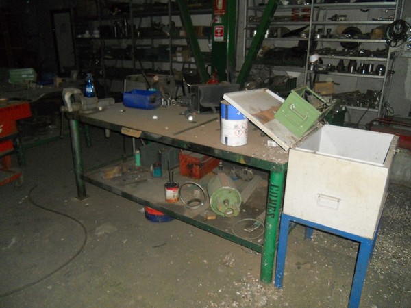 34#5325 Banchi in ferro da officina in vendita - foto 21