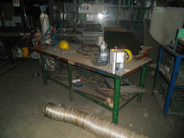 34#5325 Banchi in ferro da officina in vendita - foto 28