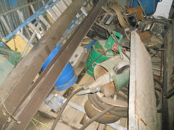 8#5325 Casotto in lamiera con attrezzatura in vendita - foto 26