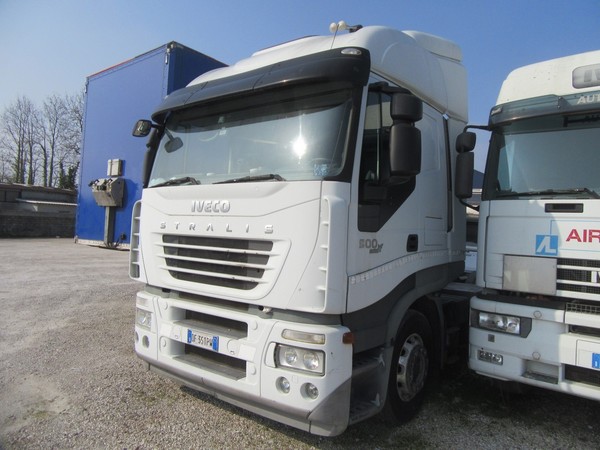 3#5329 Trattore stradale Iveco Magirus in vendita - foto 2