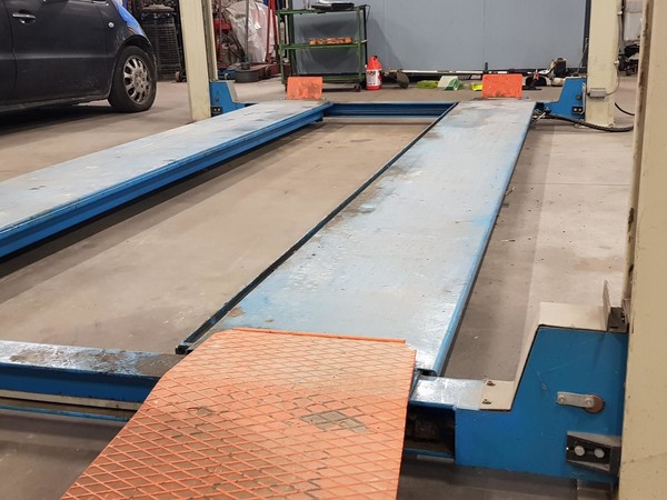 1#5348 Attrezzature officina e ricambi per automezzi industriali in vendita - foto 47