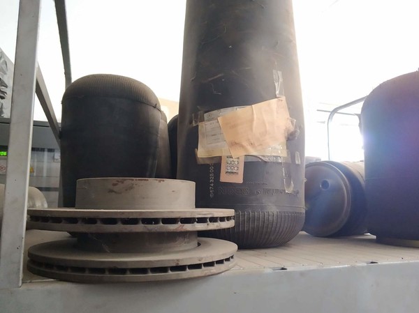 1#5348 Attrezzature officina e ricambi per automezzi industriali in vendita - foto 88