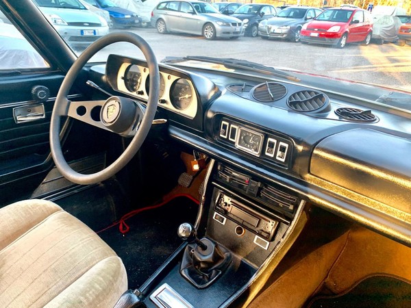 1#5352 Peugeot 504 Coupe V6 in vendita - foto 3
