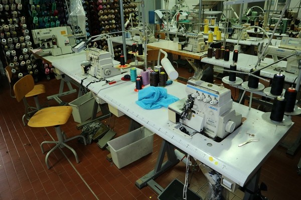 1#5354 Arredo ufficio e macchinari per produzione tessile in vendita - foto 1