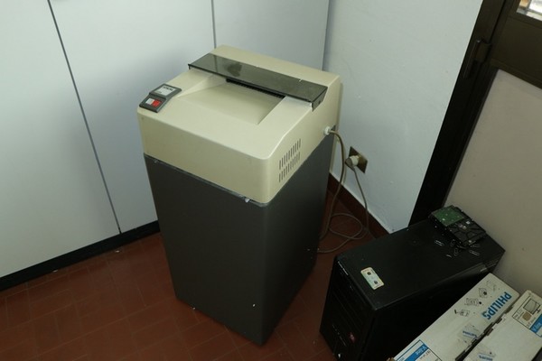 1#5354 Arredo ufficio e macchinari per produzione tessile in vendita - foto 22
