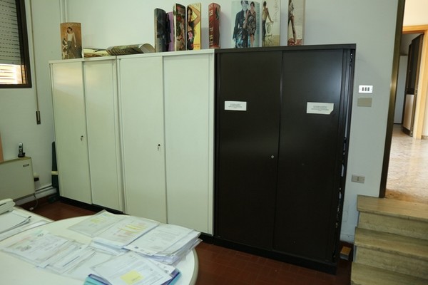 1#5354 Arredo ufficio e macchinari per produzione tessile in vendita - foto 25