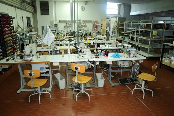 1#5354 Arredo ufficio e macchinari per produzione tessile in vendita - foto 52