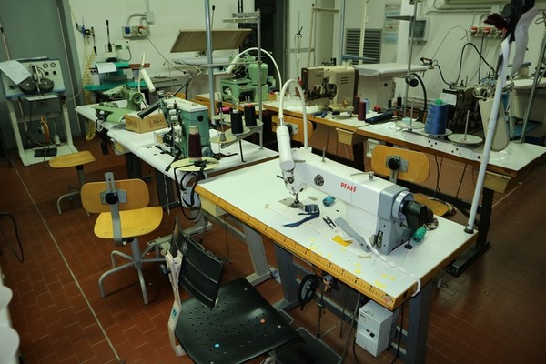 1#5354 Arredo ufficio e macchinari per produzione tessile in vendita - foto 56