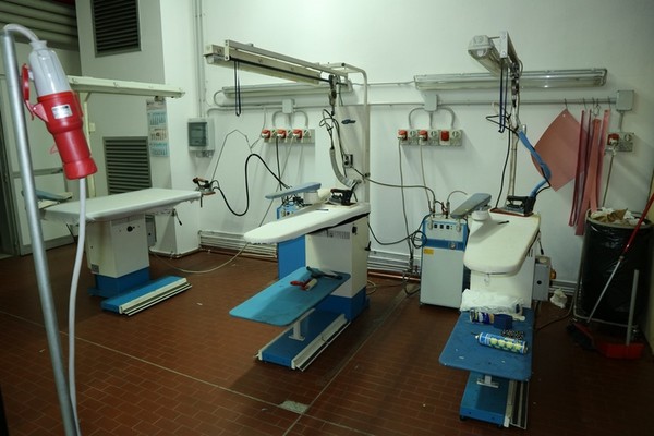 1#5354 Arredo ufficio e macchinari per produzione tessile in vendita - foto 58