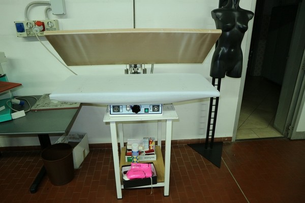 1#5354 Arredo ufficio e macchinari per produzione tessile in vendita - foto 59