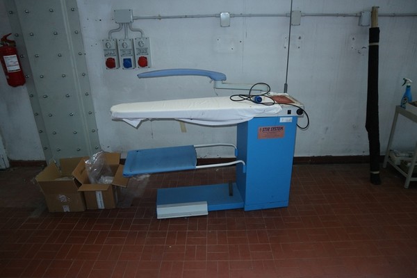 1#5354 Arredo ufficio e macchinari per produzione tessile in vendita - foto 61