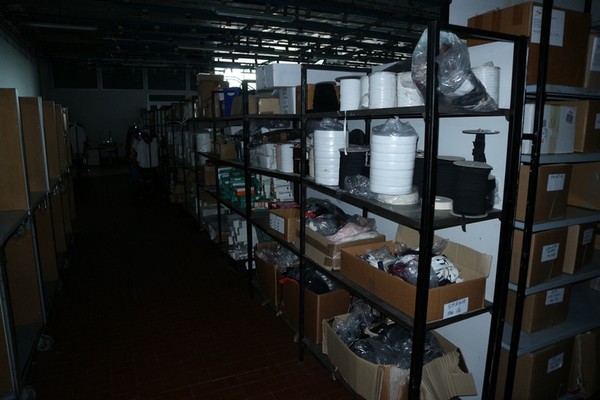 1#5354 Arredo ufficio e macchinari per produzione tessile in vendita - foto 90