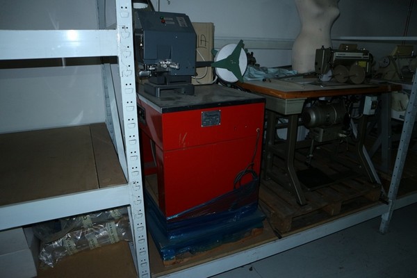 1#5354 Arredo ufficio e macchinari per produzione tessile in vendita - foto 124