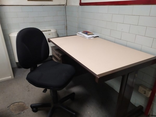 2#5357 Arredi ufficio e materiale elettronico in vendita - foto 5