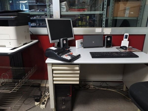 2#5357 Arredi ufficio e materiale elettronico in vendita - foto 8