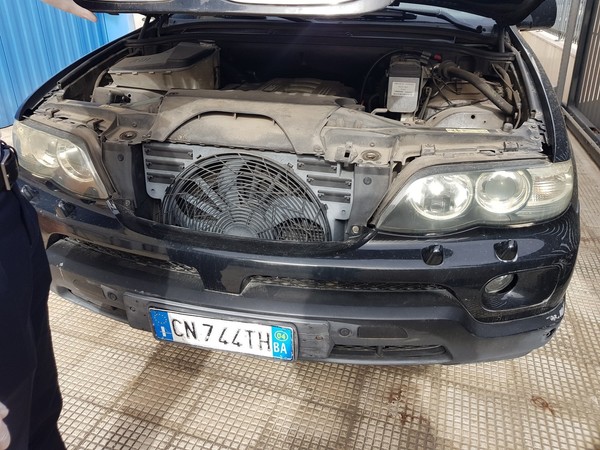 12#5372 Autovettura Bmw X5 in vendita - foto 18