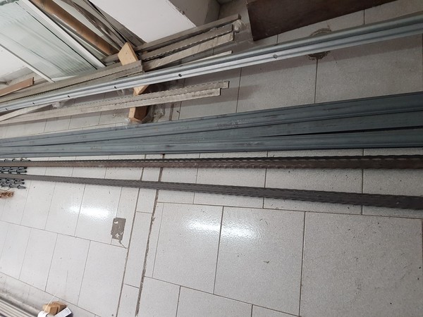 27#5372 Profili Secco Sistemi in acciaio inox e ferro zincato in vendita - foto 9