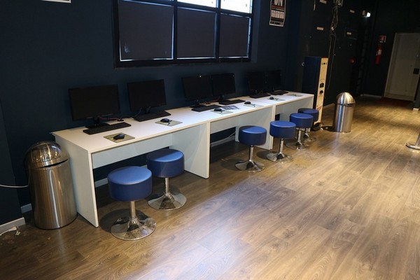 1#5385 Arredo e attrezzature per sala giochi in vendita - foto 24