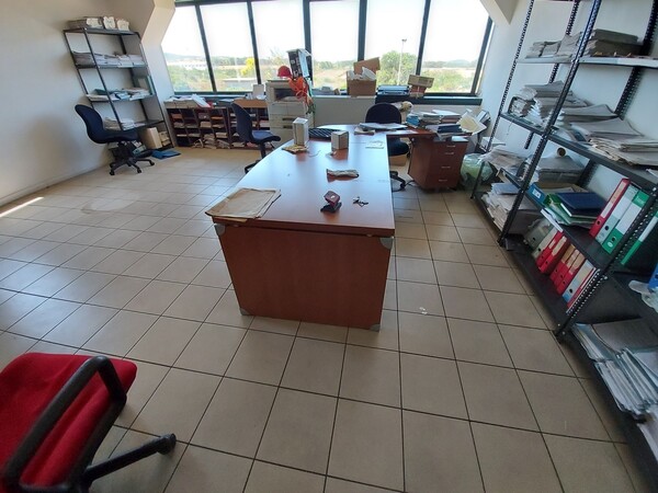 49#5389 Arredi ufficio in vendita - foto 2