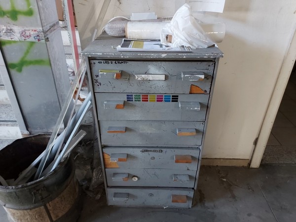 2#5393 Impianto di lavorazione neon e vetro in vendita - foto 17