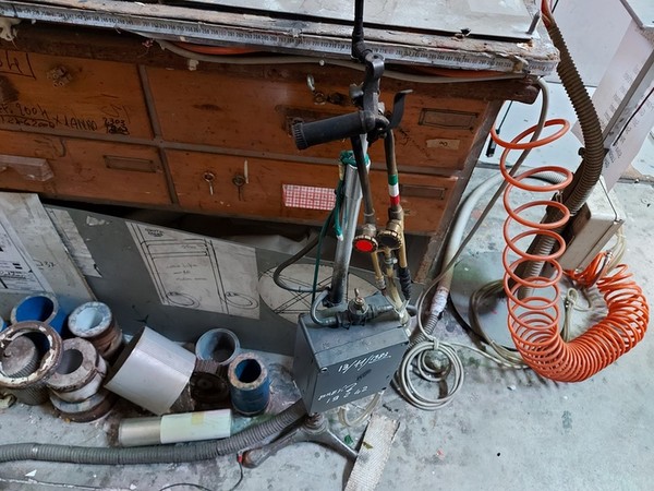 2#5393 Impianto di lavorazione neon e vetro in vendita - foto 28