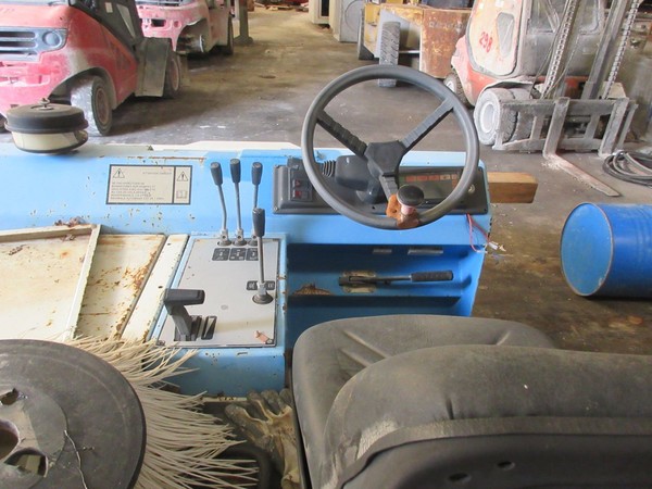 25#5406 Carroponte Pedrielli e spazzatrice Eco in vendita - foto 62