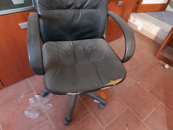 1#5414 Arredi ed attrezzature da ufficio e rimanenze di magazzino in vendita - foto 7