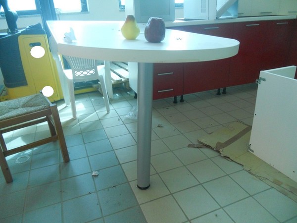 12#5419 Cucina bianca e rossa in vendita - foto 5