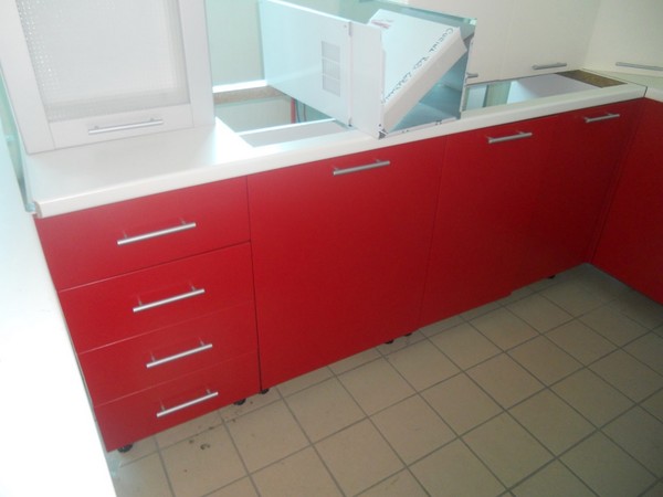 12#5419 Cucina bianca e rossa in vendita - foto 10