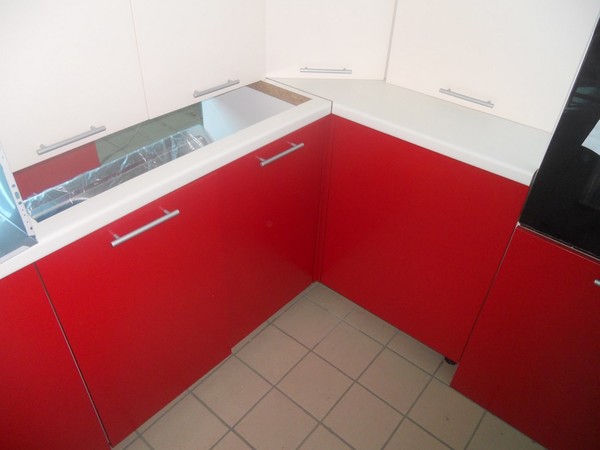 12#5419 Cucina bianca e rossa in vendita - foto 11