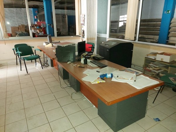 1#5421 Arredi ed attrezzature da ufficio in vendita - foto 1
