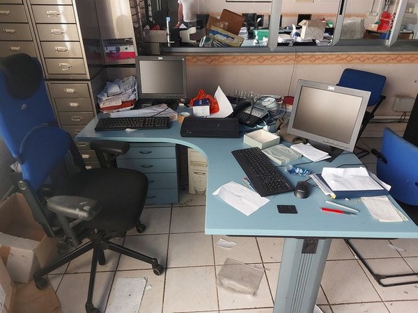 1#5421 Arredi ed attrezzature da ufficio in vendita - foto 3