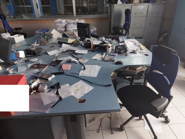 1#5421 Arredi ed attrezzature da ufficio in vendita - foto 4