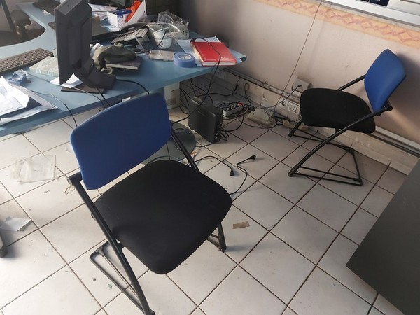 1#5421 Arredi ed attrezzature da ufficio in vendita - foto 8
