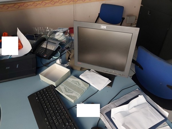 1#5421 Arredi ed attrezzature da ufficio in vendita - foto 13