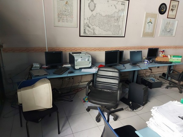 1#5421 Arredi ed attrezzature da ufficio in vendita - foto 33
