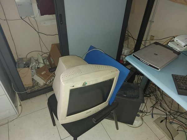1#5421 Arredi ed attrezzature da ufficio in vendita - foto 40
