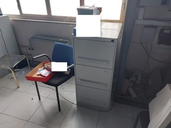 1#5421 Arredi ed attrezzature da ufficio in vendita - foto 41
