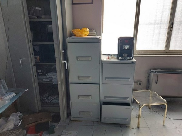 1#5421 Arredi ed attrezzature da ufficio in vendita - foto 42