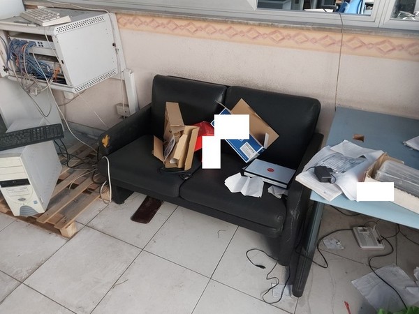 1#5421 Arredi ed attrezzature da ufficio in vendita - foto 44