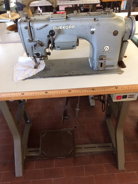 Macchine per cucire in vendita