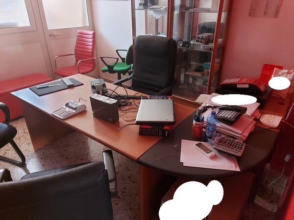1#5424 Arredi ed attrezzature da ufficio in vendita - foto 2