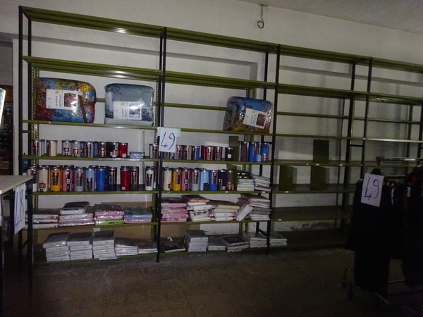 5#5425 Abbigliamento e arredi da negozio in vendita - foto 14