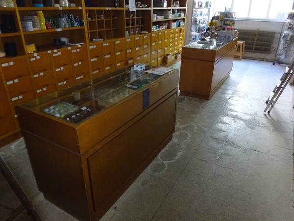 5#5425 Abbigliamento e arredi da negozio in vendita - foto 20